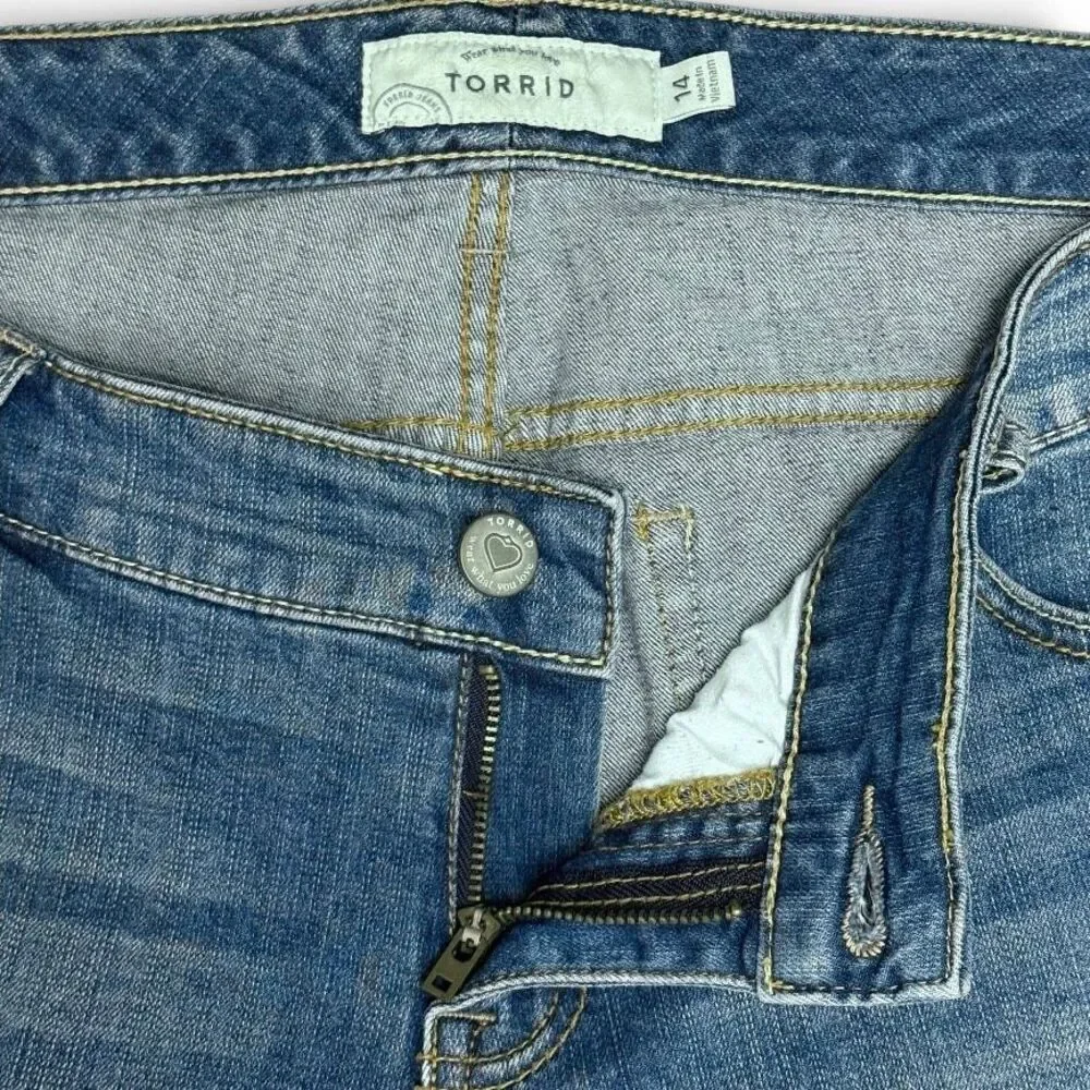 Torrid Blue Denim Skull Studded Cut-off Shorts Sz 14